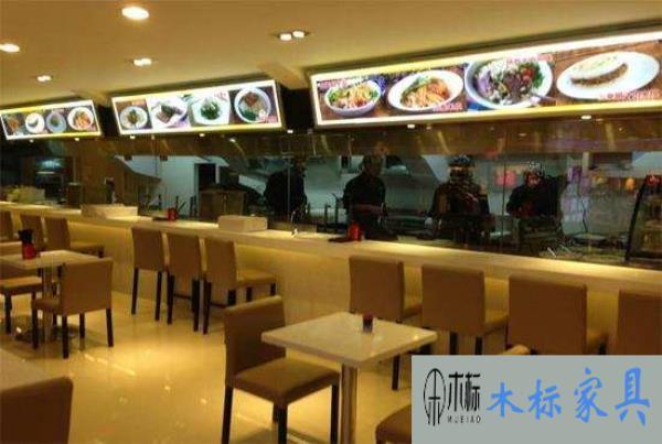 肯德基麥當勞必勝客快餐店桌椅怎么擺放?擺多少座位合適？ 